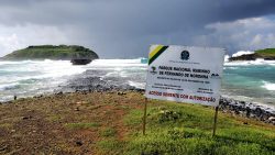 atrativos-do-parque-nacional-marinho-de-fernando-de-noronha-sao-fechados-por-causa-do-mar-revolto